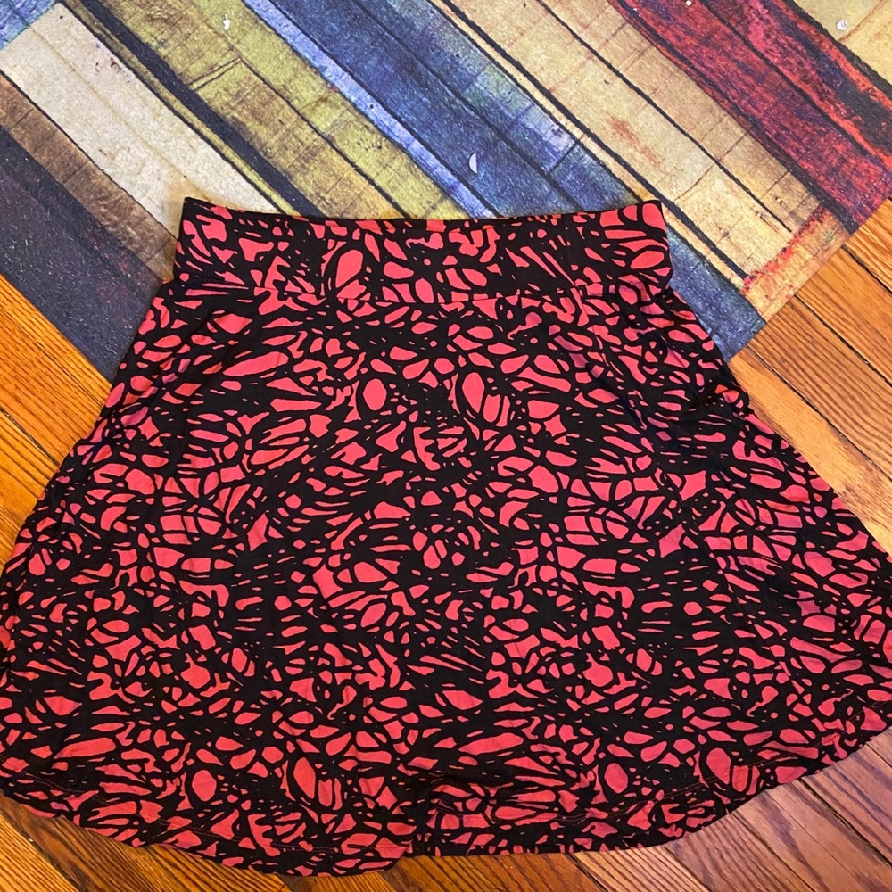 Loft Ladies skirt. - Picture 3 of 3